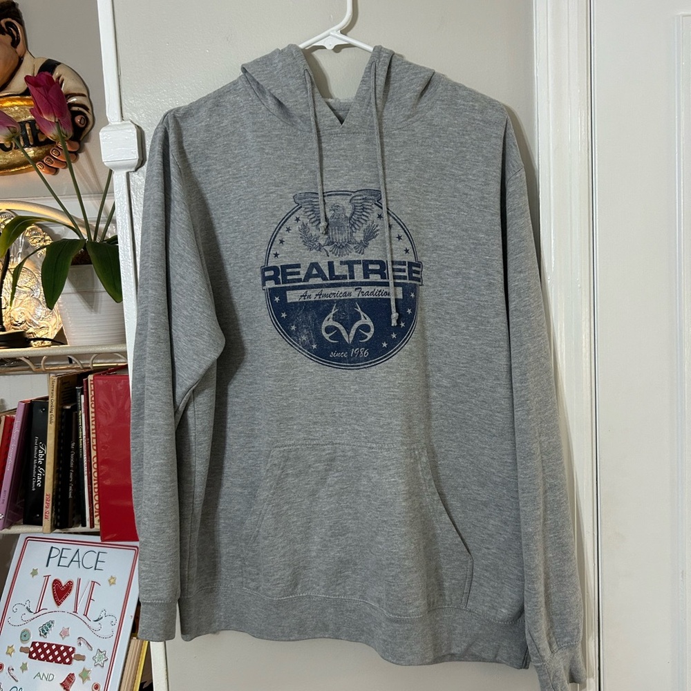 Realtree Men's Grey Hoodie size Large